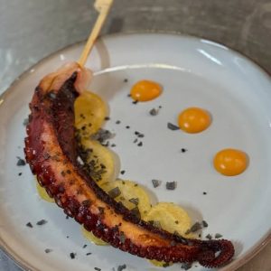 Pincho de pata de pulpo en Estepona