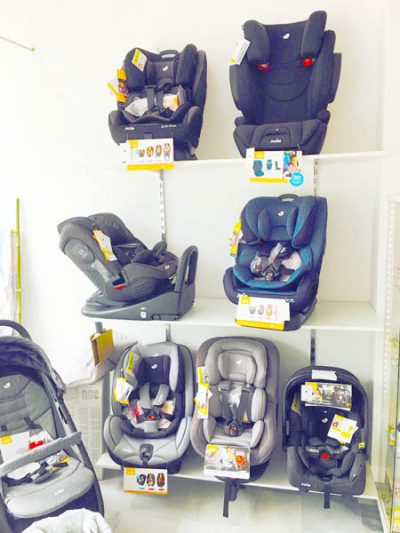 Sillas de coches a contra marcha para bebés